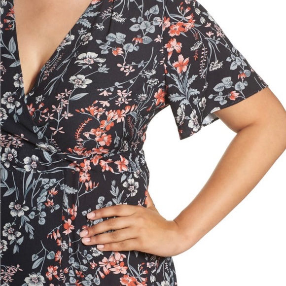 GLAMOROUS MAXI FLORAL DRESS - Picture 4 of 9